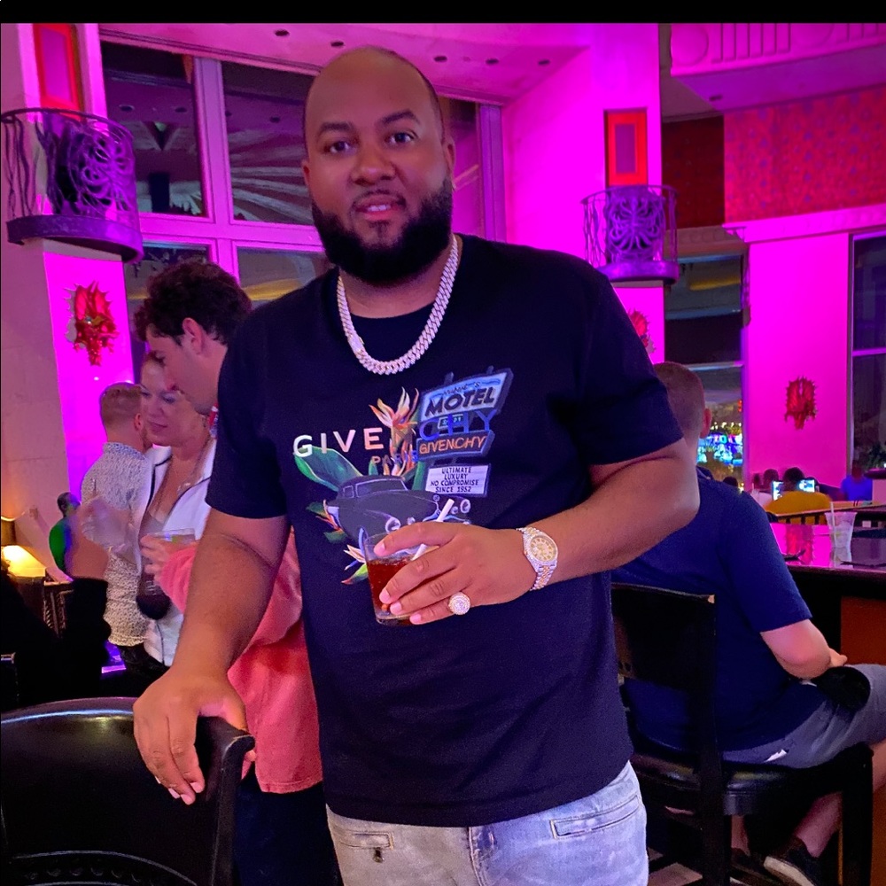 Meet your Posher, Javon